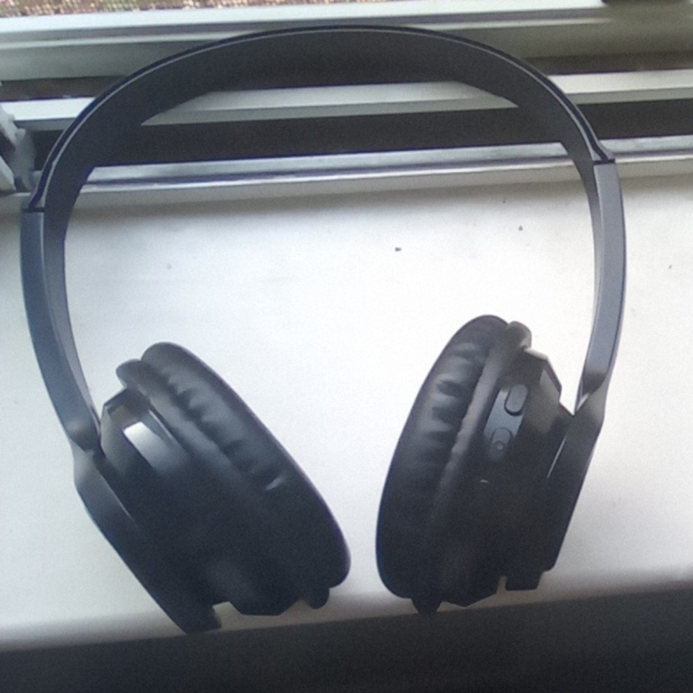 Bluetooth headphones